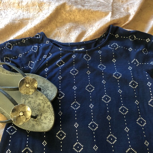 Shirt - Picture 2 of 4